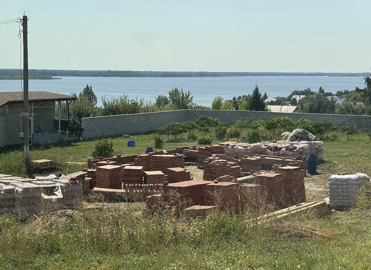 Строительство, вид с северо-востока, документальные фотографии. Церковь Двенадцати апостолов (строящаяся), Ермаково (Ставропольский район, Самарская область)