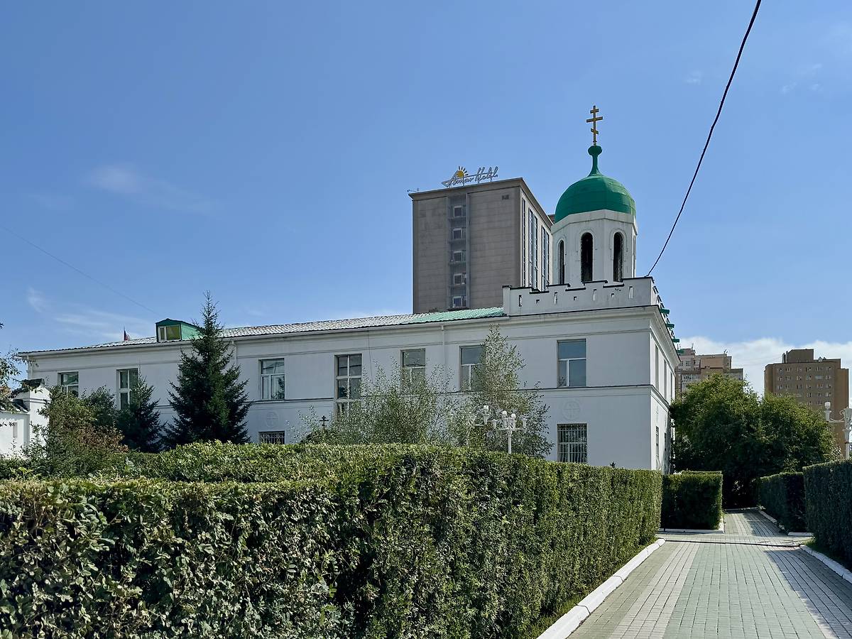Вид с запада, фасады. Церковь Троицы Живоначальной (временная), Улан-Батор (Монголия, Прочие страны)