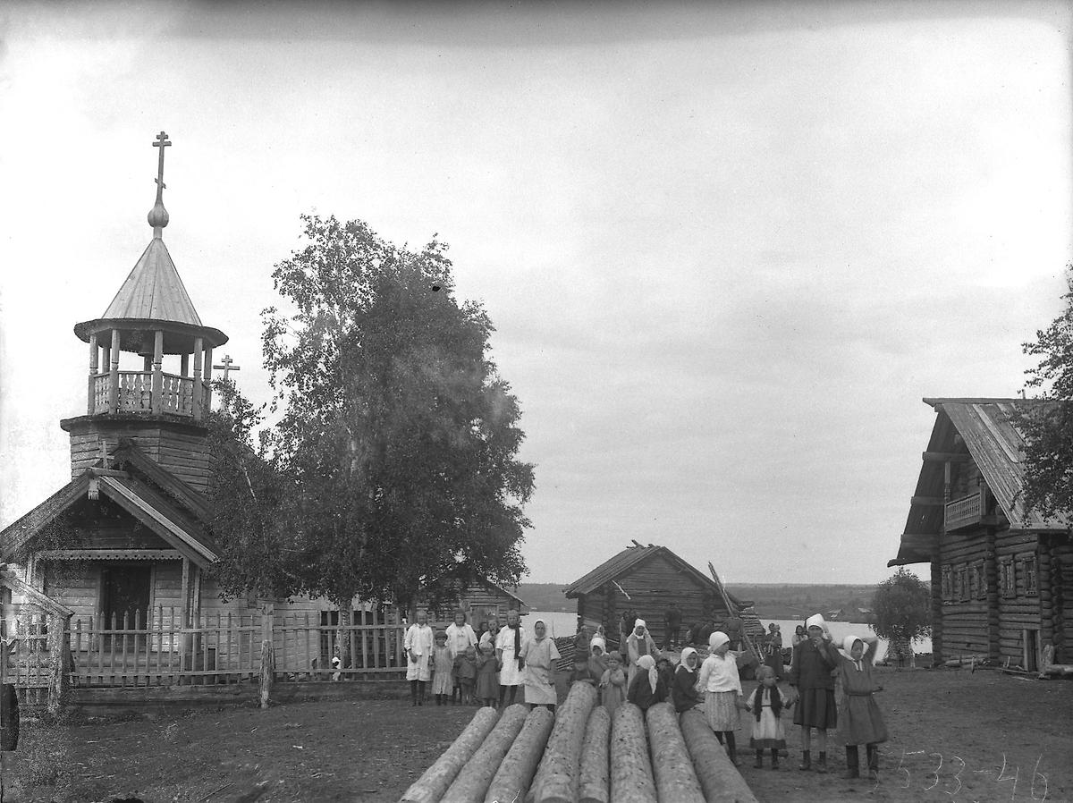 Фото 1929 года из фондов Российского этнографического музея. Автор Д.А. Золотарёв, архивная фотография. Неизвестная часовня, Важинская Пристань (Сигнаволок) (Пряжинский район, Республика Карелия)