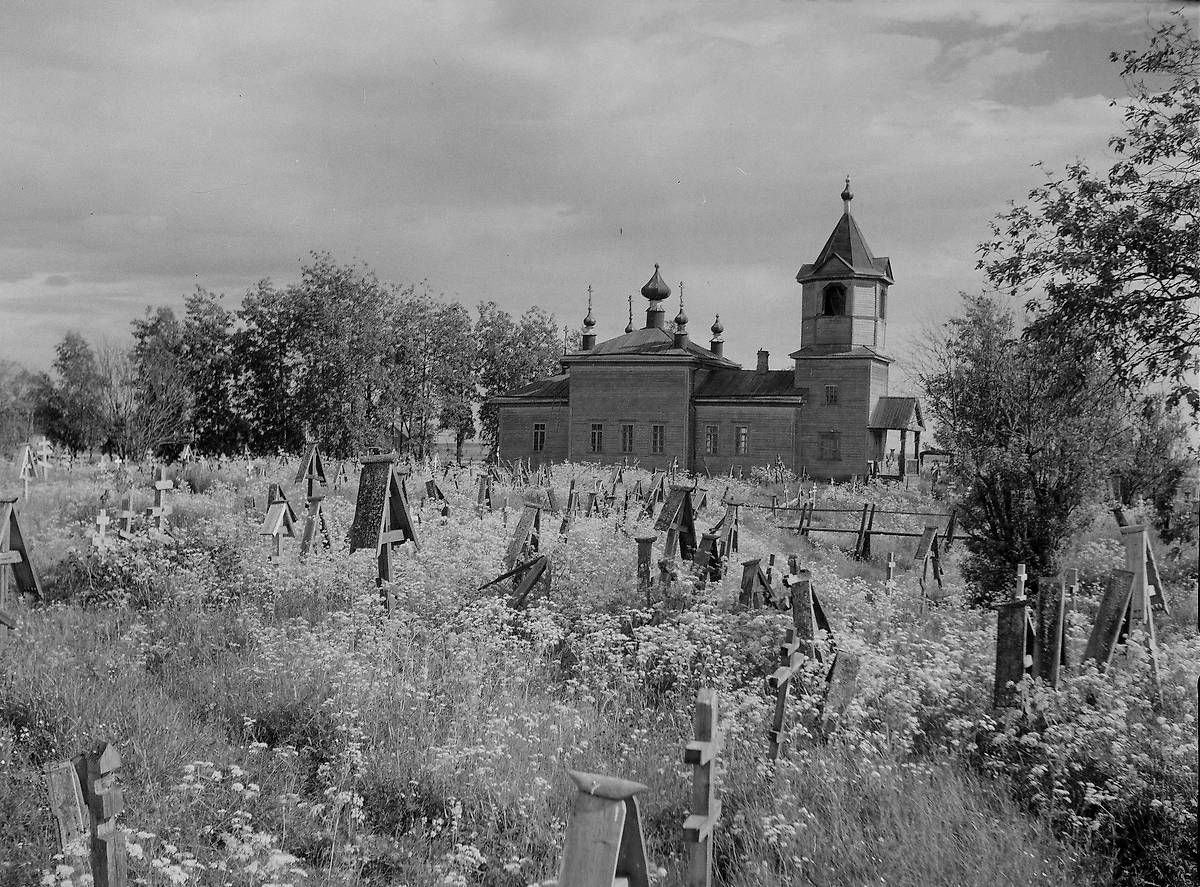Фото 1943 года из архива SA-Kuva. Автор Alikersantti U. Niemelä, архивная фотография. Церковь Преображения Господня, Тукса (Олонецкий район, Республика Карелия)